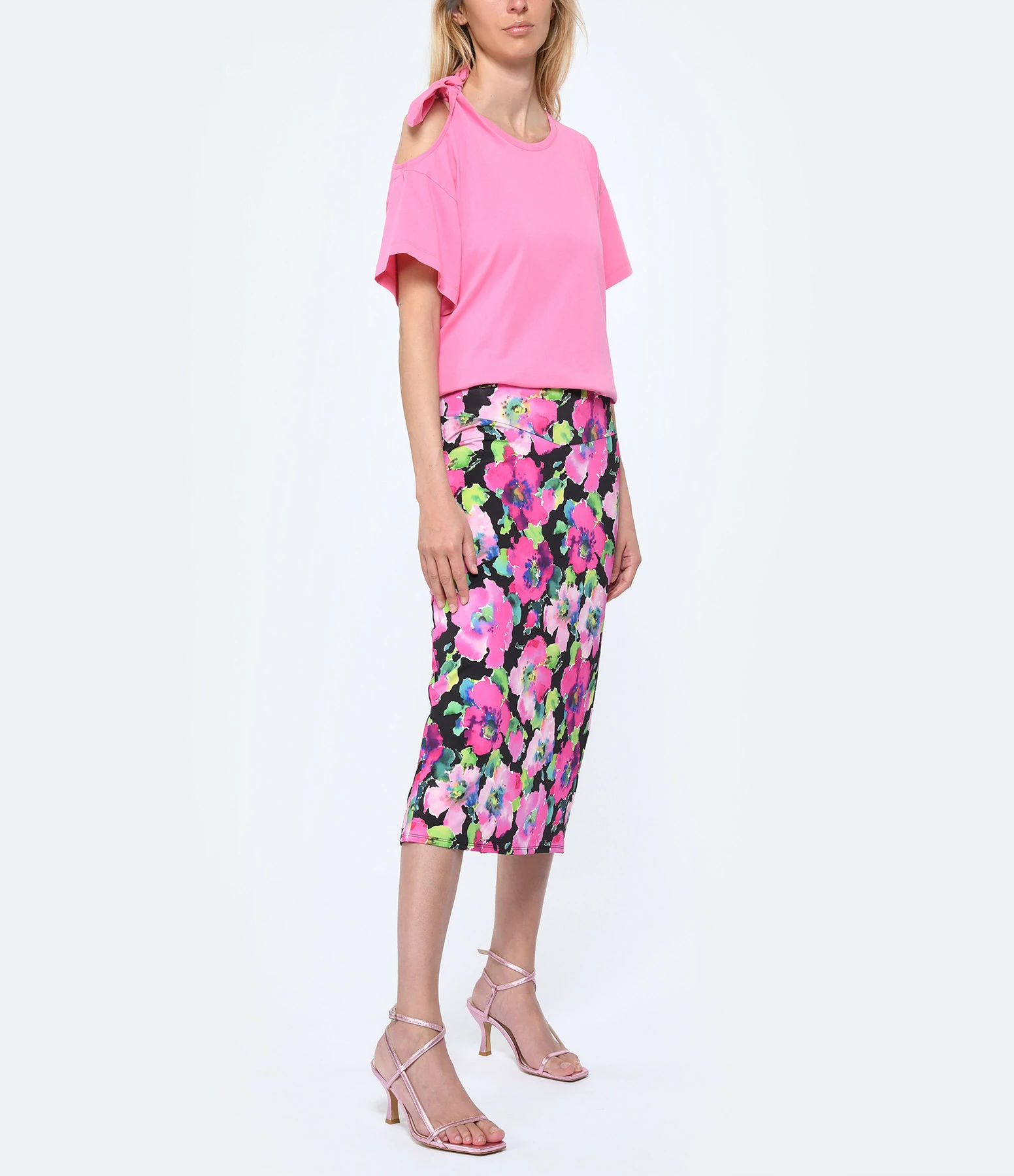 ROTATE Jupe Crayon Mi-Longue Imprimé Rose 2 ROTATE Jupe Crayon Mi-Longue Imprimé Rose – Image 2