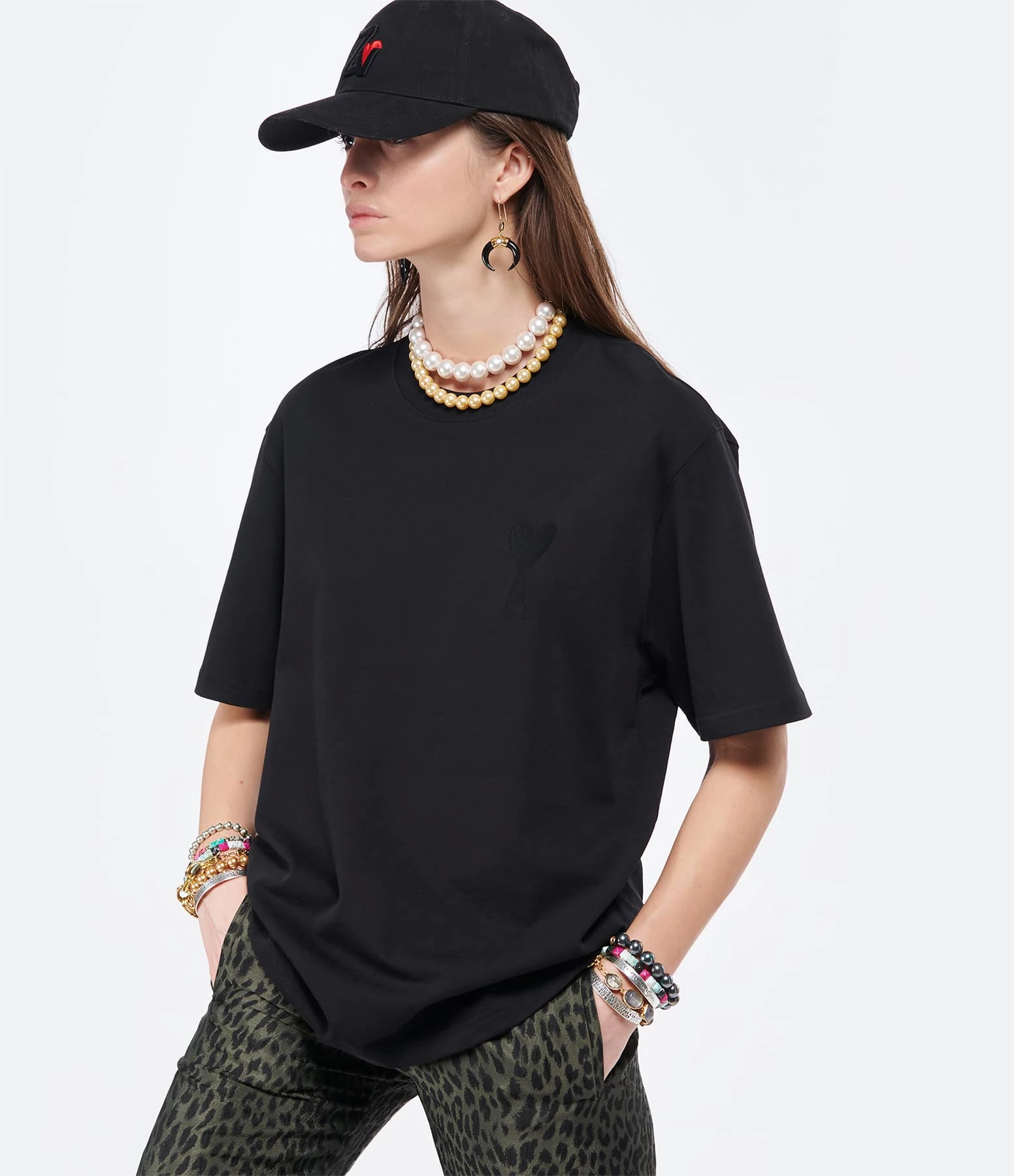 AMI Paris Tee-shirt Unisexe Ami De Cœur Coton Biologique Noir 2 AMI Paris Tee-shirt Unisexe Ami De Cœur Coton Biologique Noir – Image 2