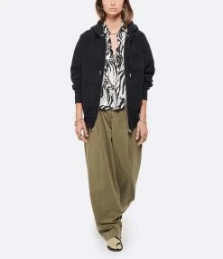 AMI Paris Sweatshirt Hoodie Zippé Unisexe Ami De Cœur Coton Biologique Noir 9 AMI Paris Sweatshirt Hoodie Zippé Unisexe Ami De Cœur Coton Biologique Noir -Majestic Filatures shop amipa look20220419 103