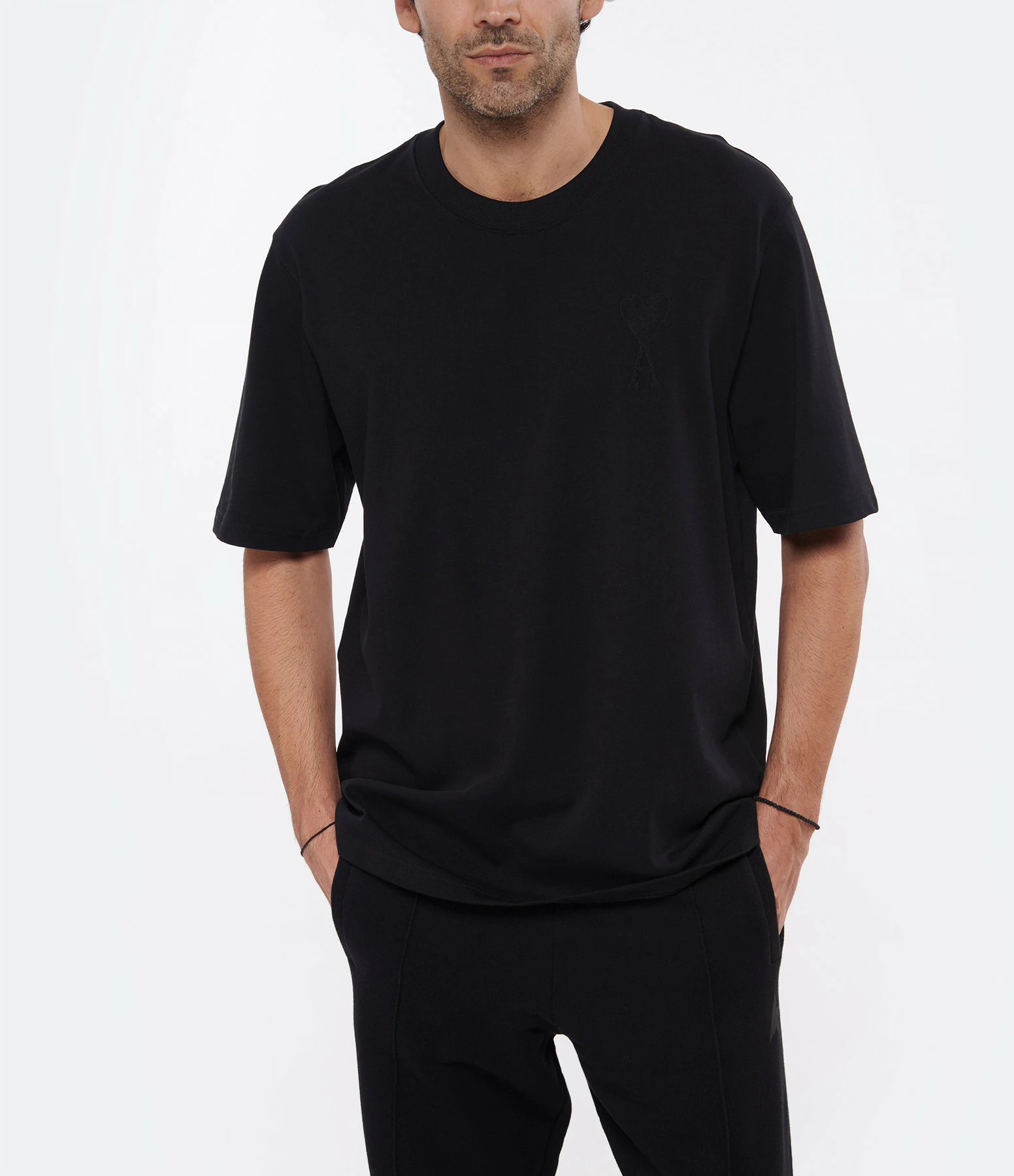 AMI Paris Tee-shirt Unisexe Ami De Cœur Coton Biologique Noir 5 AMI Paris Tee-shirt Unisexe Ami De Cœur Coton Biologique Noir – Image 5