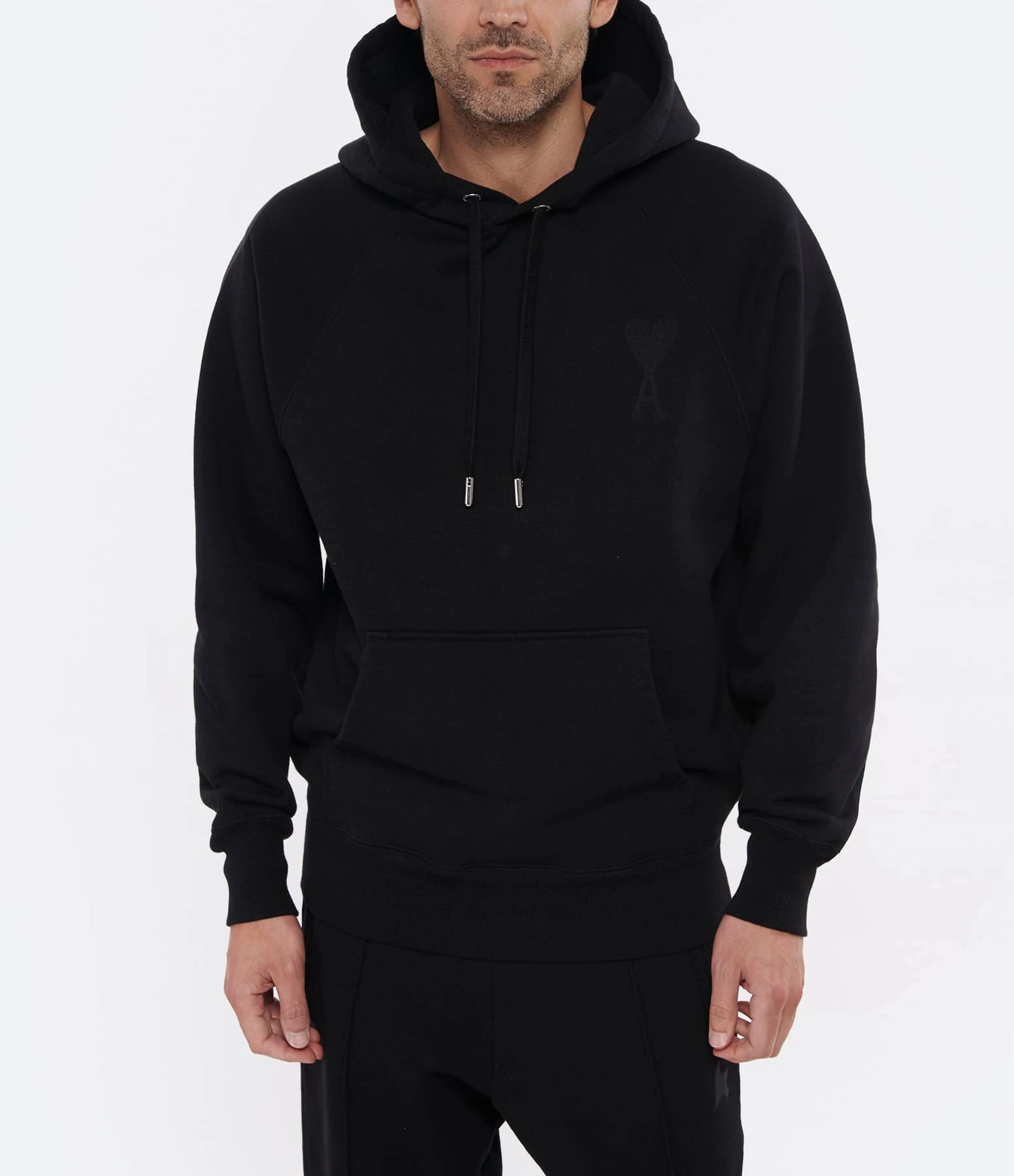 AMI Paris Sweatshirt Hoodie Unisexe Ami De Cœur Coton Biologique Noir 5 AMI Paris Sweatshirt Hoodie Unisexe Ami De Cœur Coton Biologique Noir – Image 5