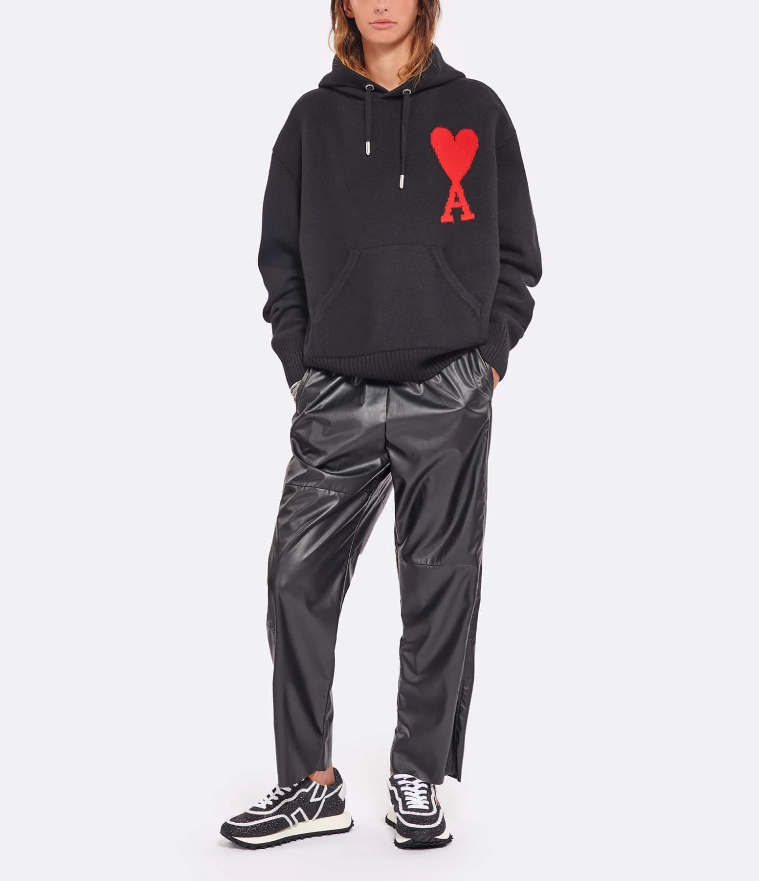 AMI Paris Pull Hoodie Unisexe Ami De Cœur Laine Noir Rouge 4 AMI Paris Pull Hoodie Unisexe Ami De Cœur Laine Noir Rouge – Image 4
