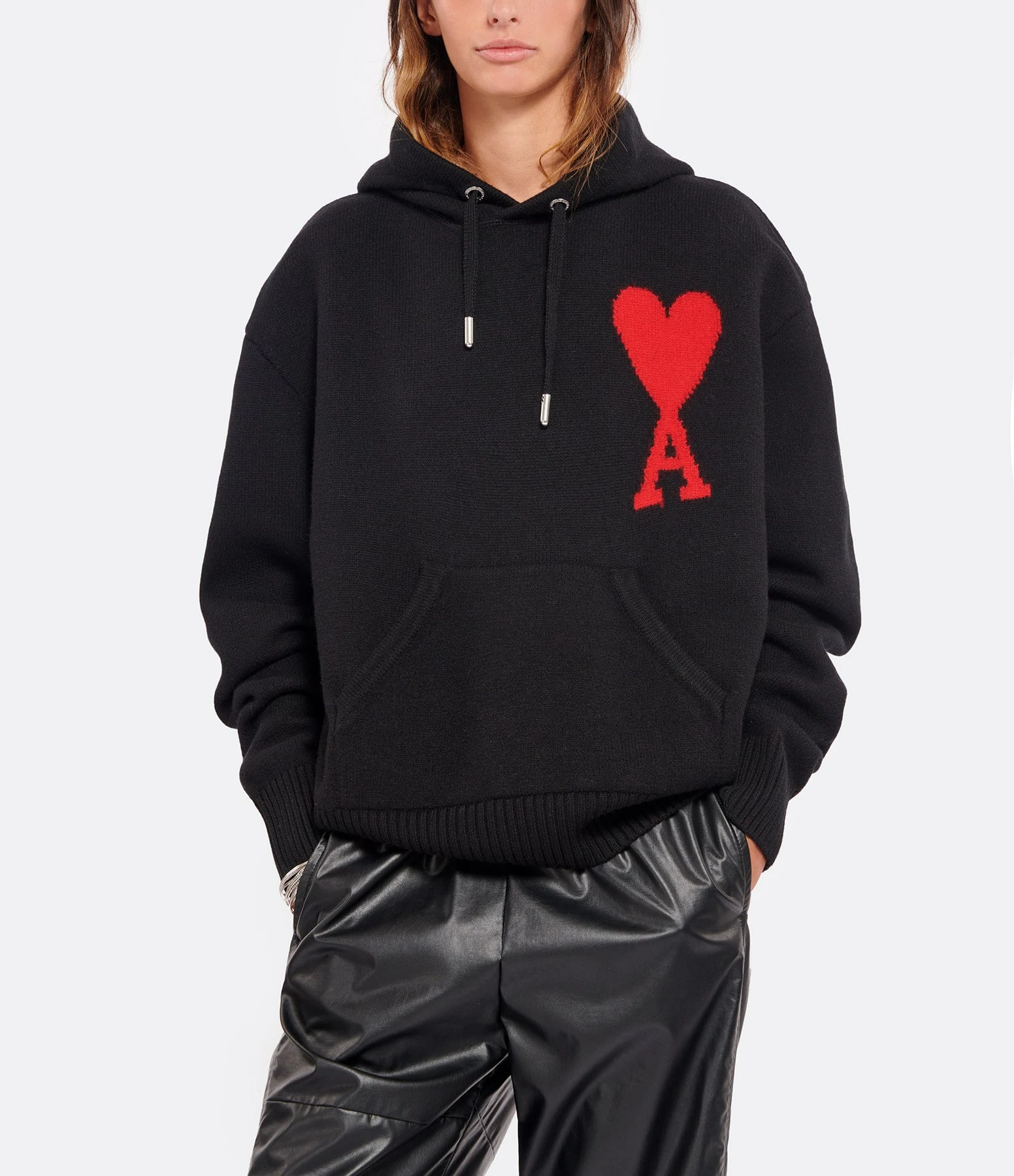 AMI Paris Pull Hoodie Unisexe Ami De Cœur Laine Noir Rouge 3 AMI Paris Pull Hoodie Unisexe Ami De Cœur Laine Noir Rouge – Image 3