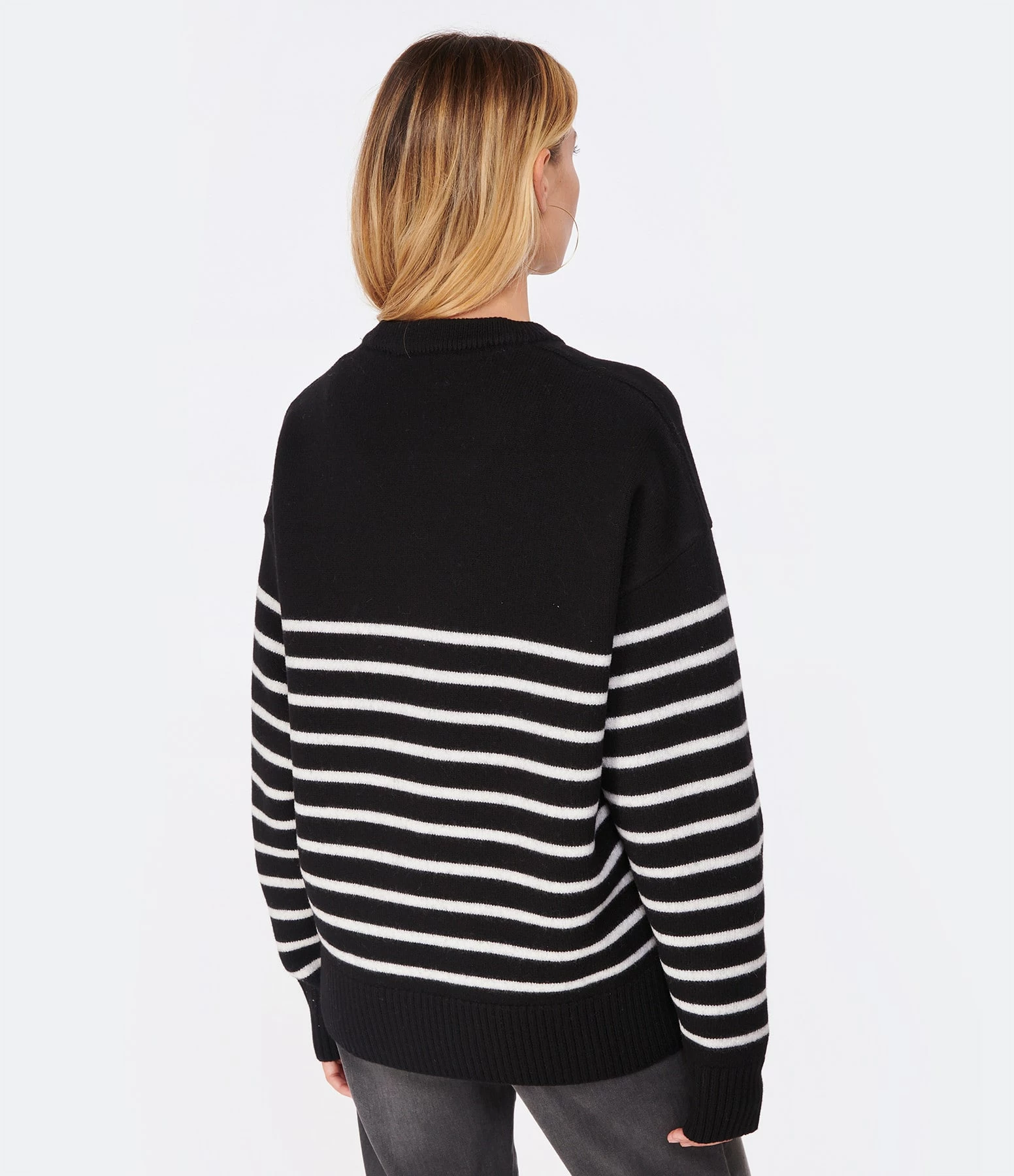 AMI Paris Pull Marinière Unisexe Ami De Cœur Laine Noir Blanc Rouge 4 AMI Paris Pull Marinière Unisexe Ami De Cœur Laine Noir Blanc Rouge – Image 4