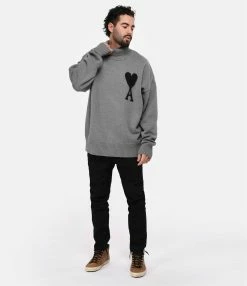 AMI Paris Pull Unisexe Ami De Cœur Laine Gris Noir 11 AMI Paris Pull Unisexe Ami De Cœur Laine Gris Noir -Majestic Filatures shop amipa look20230116 86