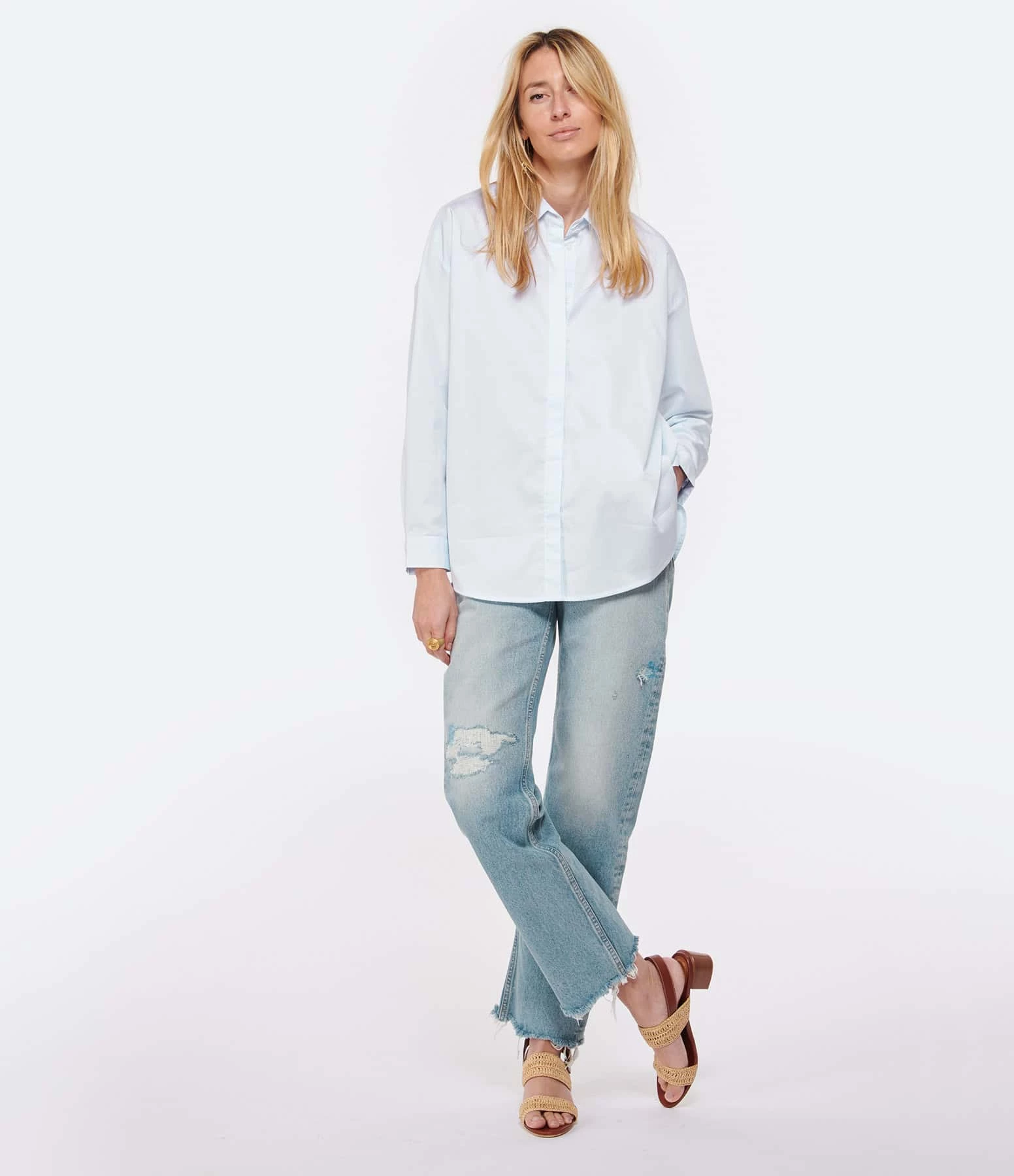 ANDREA LEV Chemise Boyfriend Bleu Ciel 4 ANDREA LEV Chemise Boyfriend Bleu Ciel – Image 4