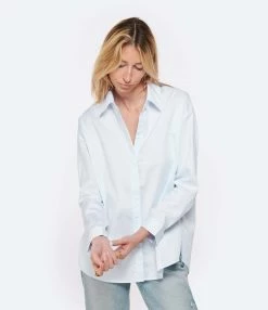 ANDREA LEV Chemise Boyfriend Bleu Ciel 8 ANDREA LEV Chemise Boyfriend Bleu Ciel -Majestic Filatures shop andre look20230125 171