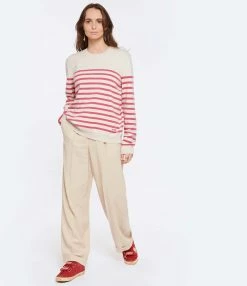 A.P.C. Pull Phoebe Coton Cachemire Blanc Cassé 8 A.P.C. Pull Phoebe Coton Cachemire Blanc Cassé -Majestic Filatures shop apcws look20230104 125