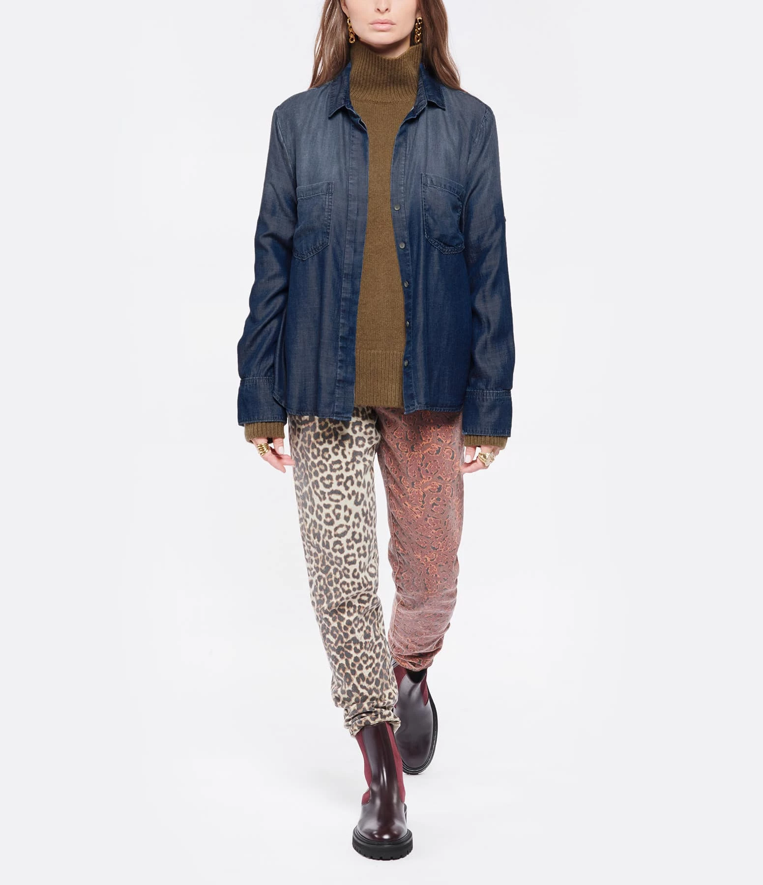 Bella Dahl Chemise Split Back Button Down Dark Ombre Wash 4 Bella Dahl Chemise Split Back Button Down Dark Ombre Wash – Image 4