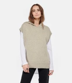 CLOSED Pull Sans Manches Capuche Alpaga Gris Marbré 7 CLOSED Pull Sans Manches Capuche Alpaga Gris Marbré -Majestic Filatures shop close look20221222 150