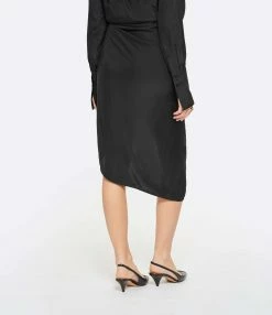 GAUGE81 Jupe Midi Paita Soie Noir -Majestic Filatures shop gauge look20230118 41