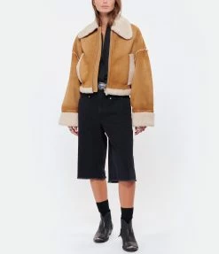 HALFBOY Veste Aviateur Cuir Suédé Miel Crème -Majestic Filatures shop halfb look20220913 110 scaled