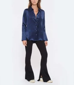 HANA SAN Chemise Nisha Soie Bleu Nuit 8 HANA SAN Chemise Nisha Soie Bleu Nuit -Majestic Filatures shop hanas look20220831 349