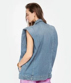 IRO Veste Sans Manches Beverly Coton Denim Stone Blue -Majestic Filatures shop iro23 look20230126 159