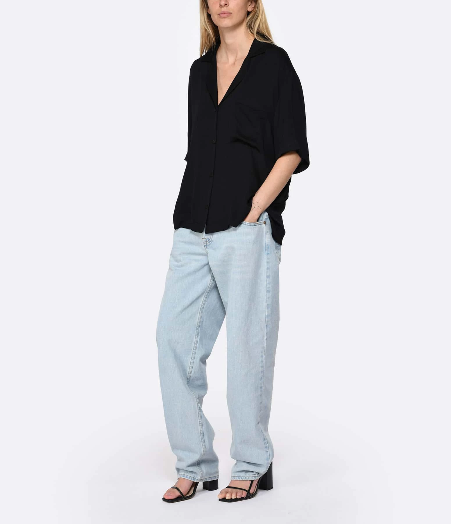 JEANNE VOULAND Chemise Jono Loose Noir 5 JEANNE VOULAND Chemise Jono Loose Noir – Image 5