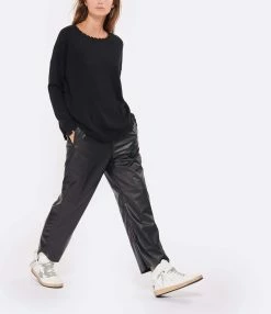 Kujten Pull Melah Col Rond Cachemire Noir -Majestic Filatures shop kujte look20220907 134