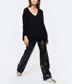 Kujten Pull Minie Col V Cachemire Noir -Majestic Filatures shop kujte look20220928 390