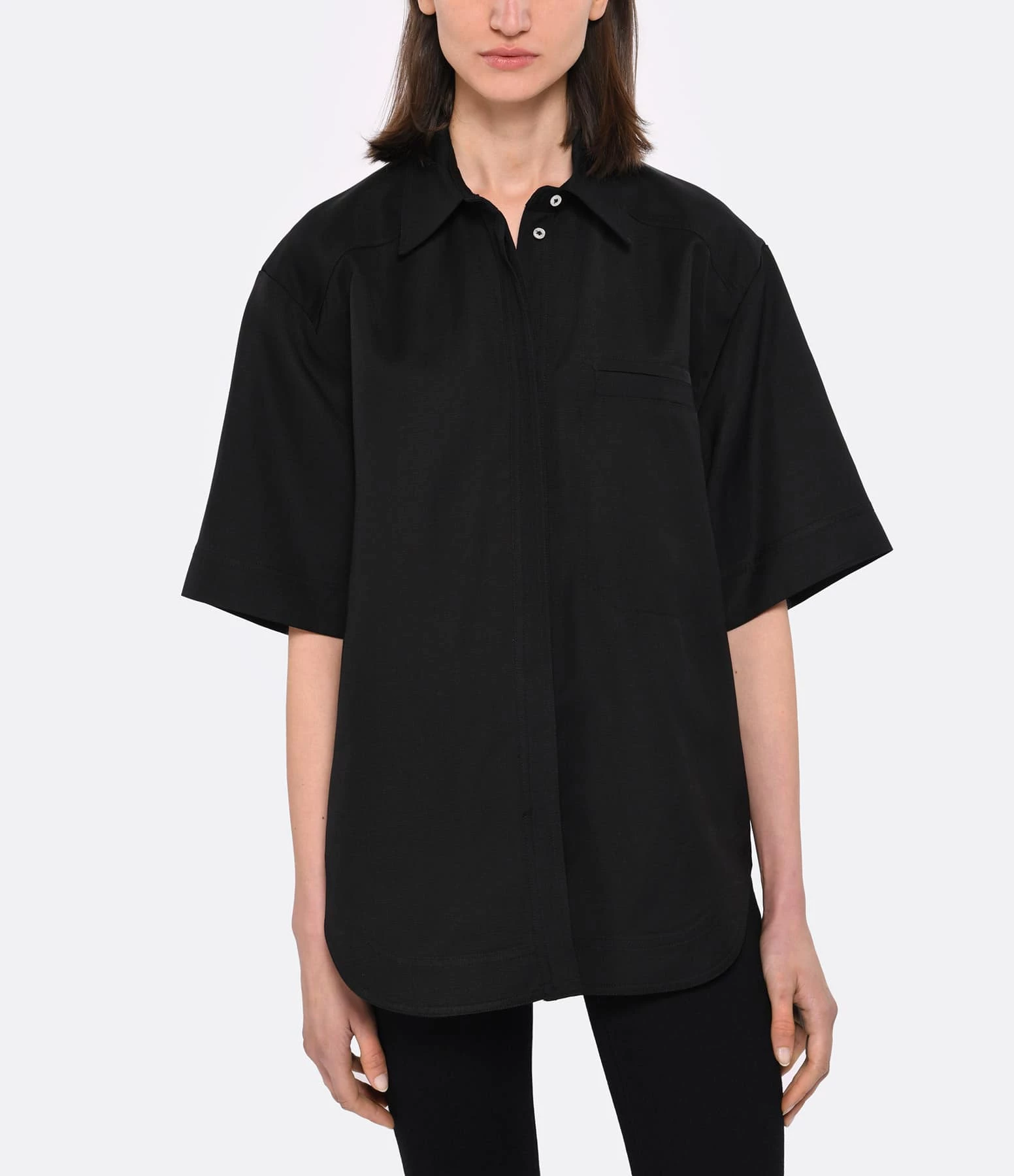 LOULOU STUDIO Chemise Manches Courtes Moheli Noir 2 LOULOU STUDIO Chemise Manches Courtes Moheli Noir – Image 2