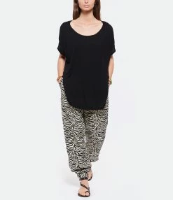 MAEVY MOUVEMENT LIBRE Tee-shirt Parfait Bambou Noir 8 MAEVY MOUVEMENT LIBRE Tee-shirt Parfait Bambou Noir -Majestic Filatures shop maevy look20220413 169