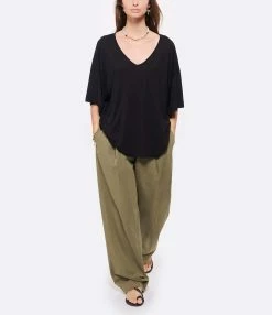 MAEVY MOUVEMENT LIBRE Top Col V Marie Bambou Noir -Majestic Filatures shop maevy look20220419 108 1