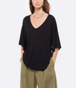 MAEVY MOUVEMENT LIBRE Top Col V Marie Bambou Noir -Majestic Filatures shop maevy look20220419 109 1