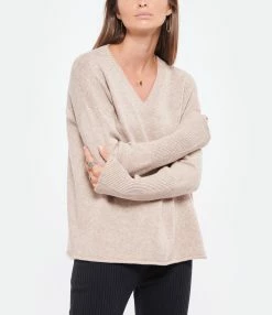 MAJESTIC FILATURES Pull Col V Laine Cachemire Ficelle 7 MAJESTIC FILATURES Pull Col V Laine Cachemire Ficelle -Majestic Filatures shop majes look20220719 378