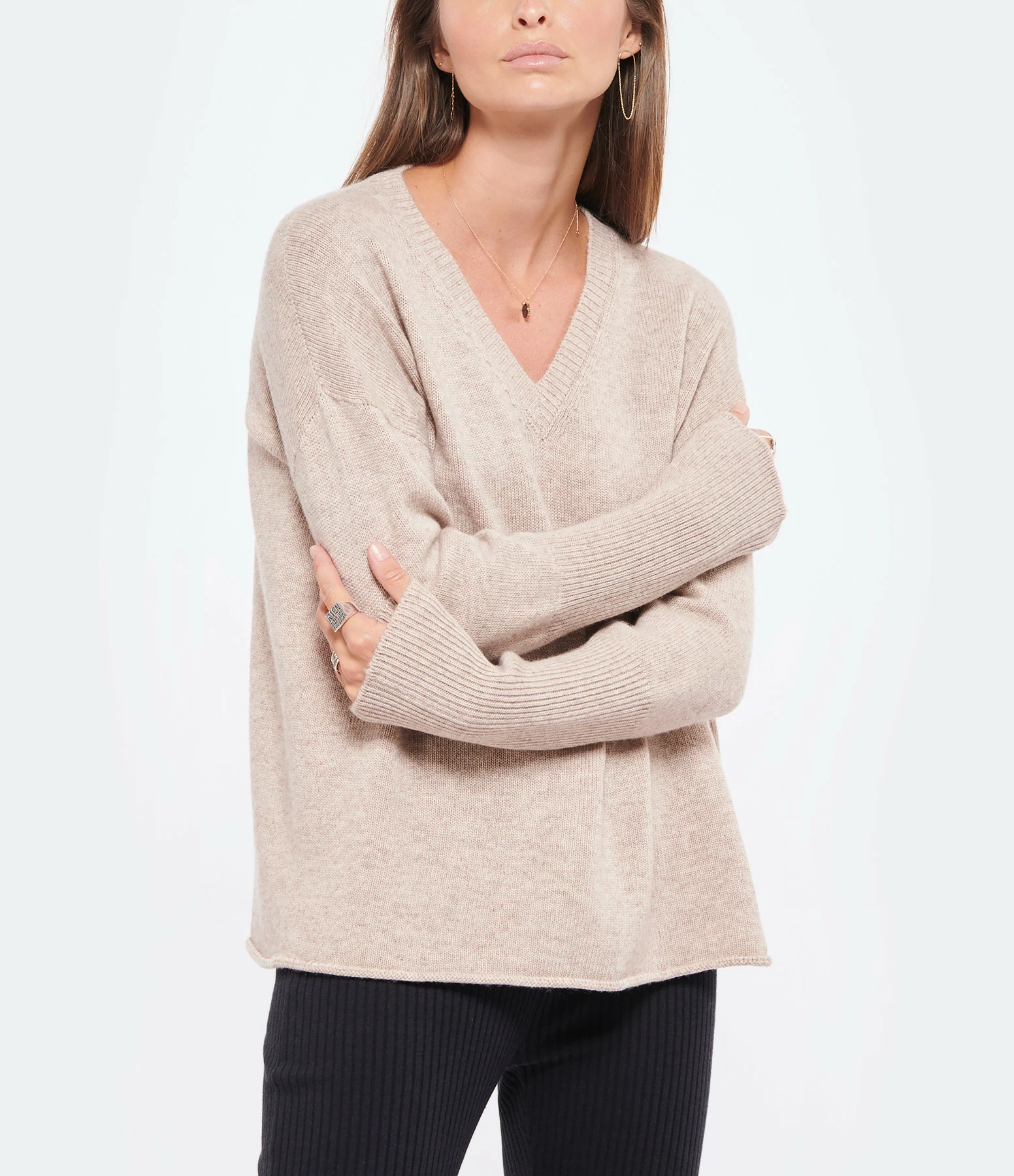 MAJESTIC FILATURES Pull Col V Laine Cachemire Ficelle 3 MAJESTIC FILATURES Pull Col V Laine Cachemire Ficelle – Image 3