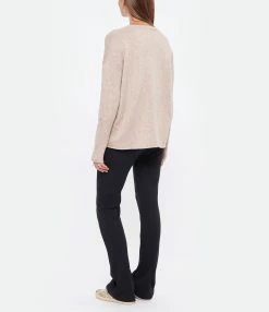 MAJESTIC FILATURES Pull Col V Laine Cachemire Ficelle 9 MAJESTIC FILATURES Pull Col V Laine Cachemire Ficelle -Majestic Filatures shop majes look20220719 380 1