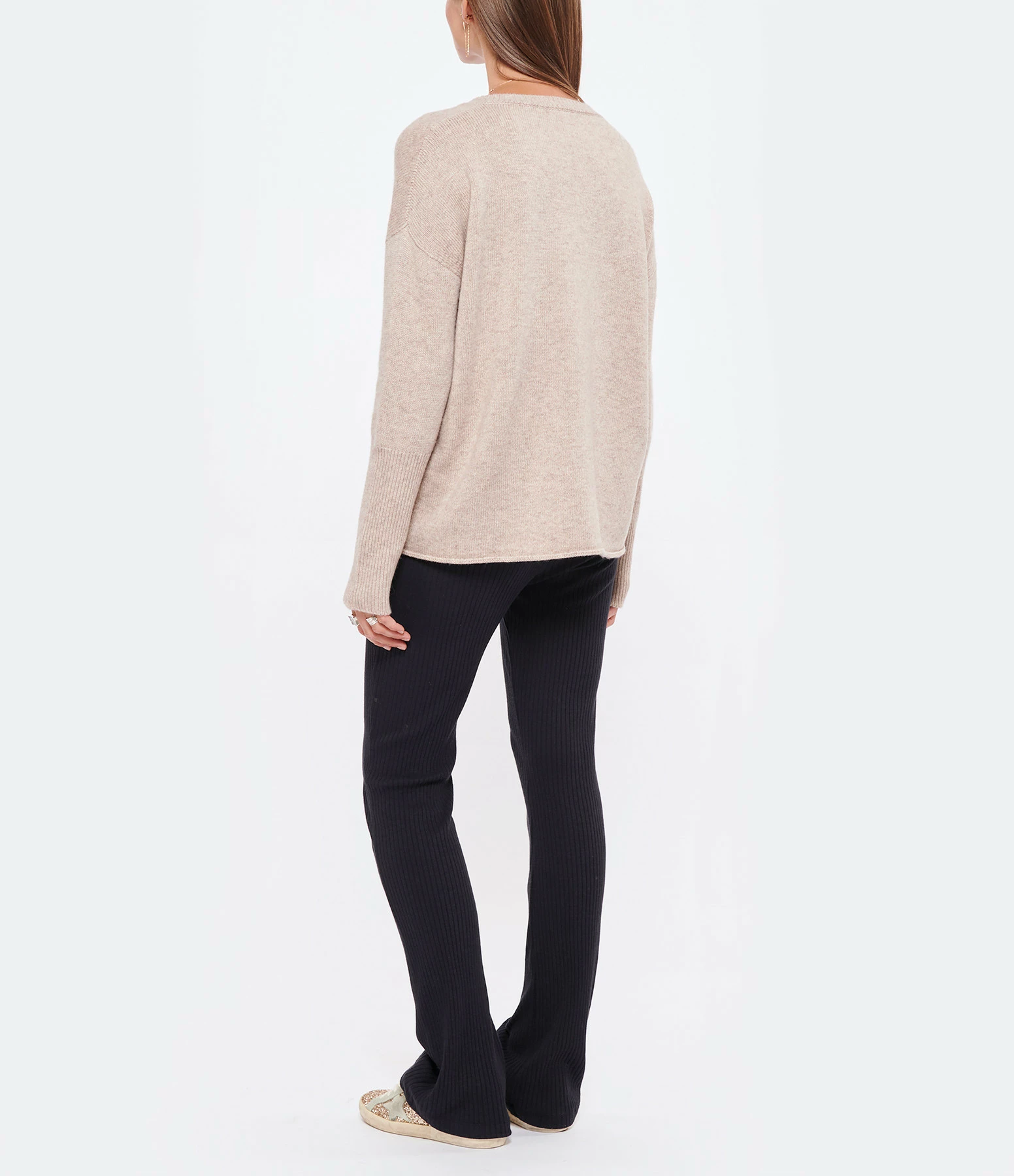 MAJESTIC FILATURES Pull Col V Laine Cachemire Ficelle 5 MAJESTIC FILATURES Pull Col V Laine Cachemire Ficelle – Image 5