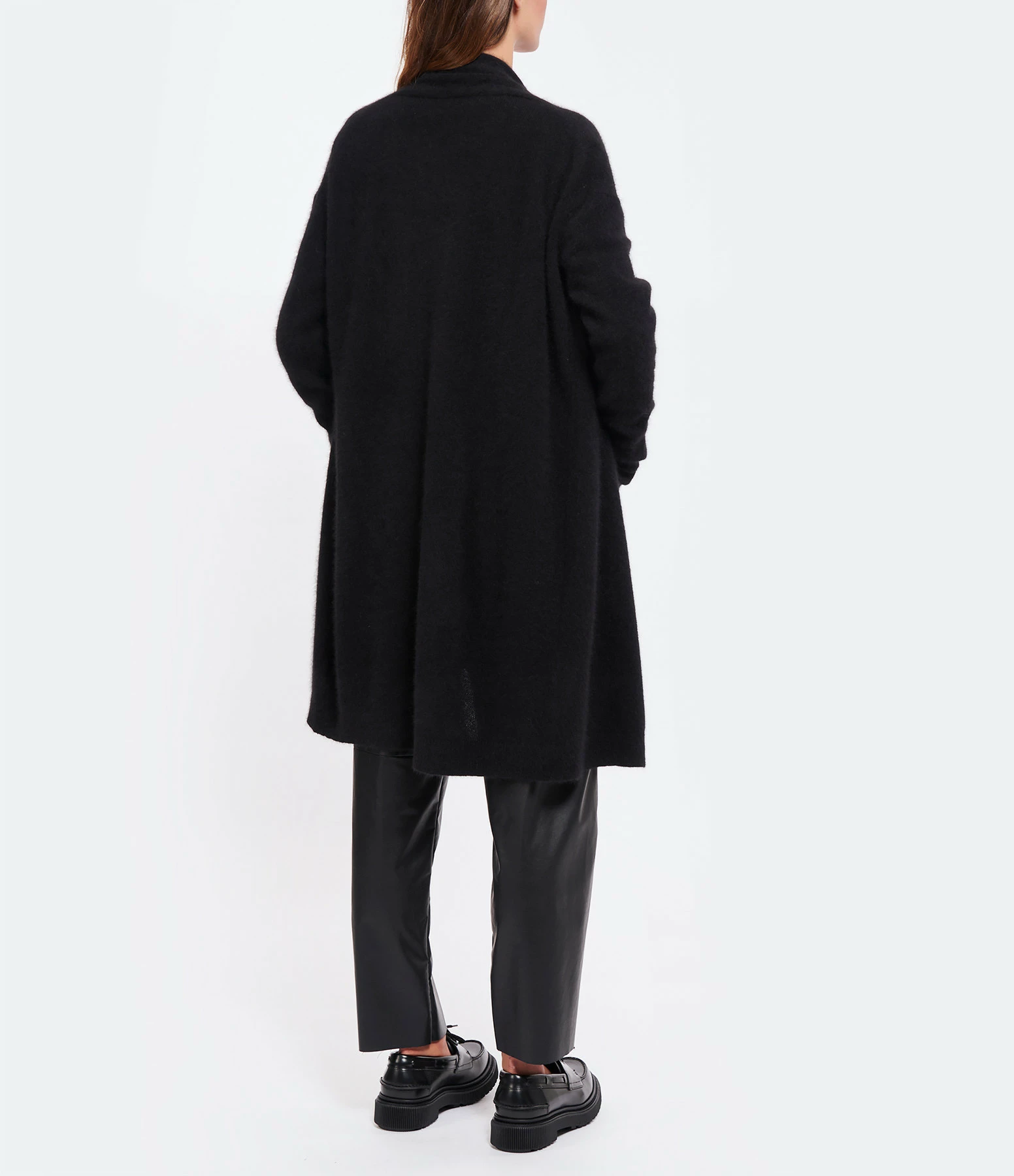 MAJESTIC FILATURES Gilet Raccoon Noir 5 MAJESTIC FILATURES Gilet Raccoon Noir – Image 5