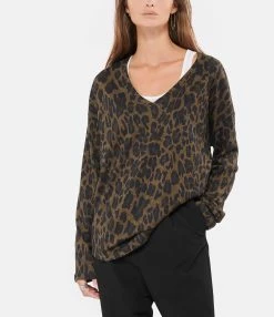 MAJESTIC FILATURES Tee-shirt Col V Coton Léopard Camel -Majestic Filatures shop majes look20220907 43