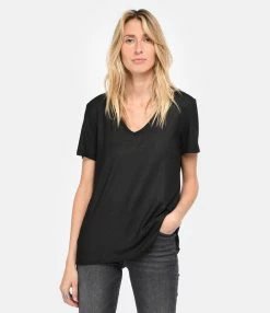 MAJESTIC FILATURES Tee-shirt Col V Noir -Majestic Filatures shop majes look20230111 679