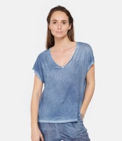 MAJESTIC FILATURES Tee-shirt Col V Lin Océan -Majestic Filatures shop majes look20230126 481