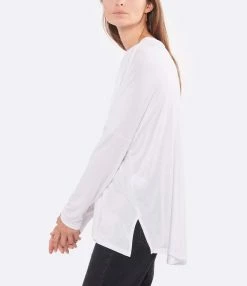 MARGAUX LONNBERG Tee-shirt Ines Blanc -Majestic Filatures shop mlonn look20220726 353