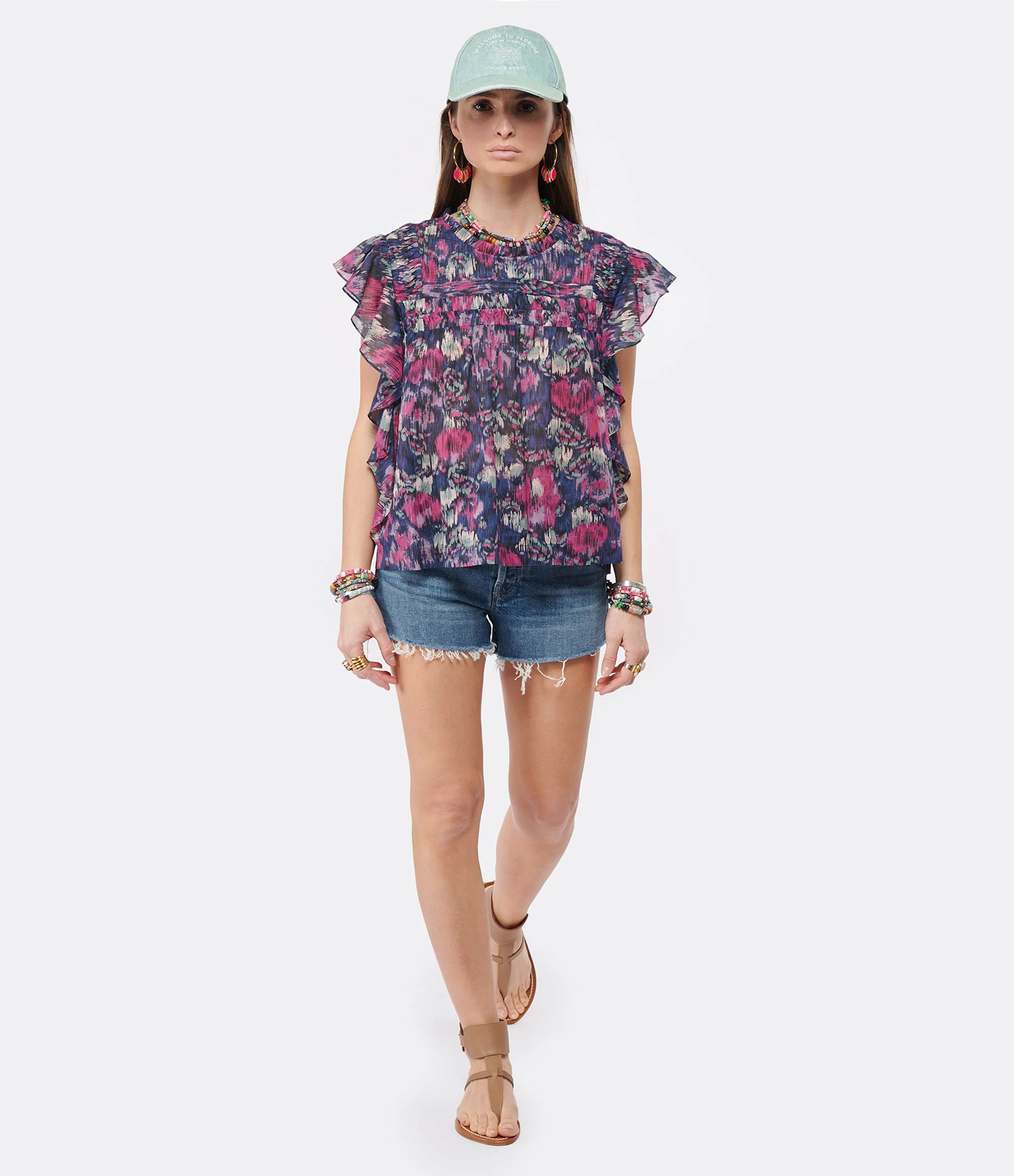 MOTHER Short The Tomcat Kick Fray Denim Playing With Scissor 7 MOTHER Short The Tomcat Kick Fray Denim Playing With Scissor – Image 7