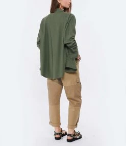 XIRENA Chemise Travis Soie Vert Olive -Majestic Filatures shop xiren look20220126 186