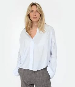 XIRENA Chemise Zoey Coton Bleu Ciel -Majestic Filatures shop xiren look20230117 665