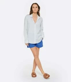 XIRENA Chemise Beau Coton Bleu Ciel -Majestic Filatures shop xiren look20230118 185